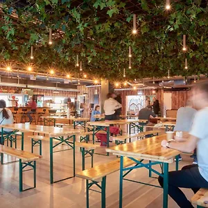  Albergue Urban Camper & Bar