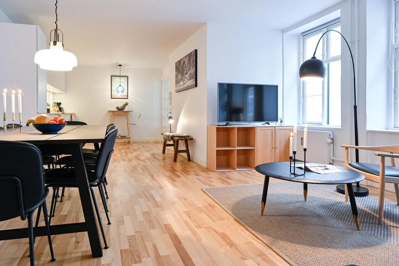 Sanders Tower - Cozy Two-Bedroom Apartment In Charming Copenhagen